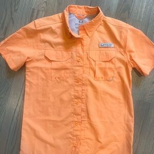 Boys real tree fishing button down size Large